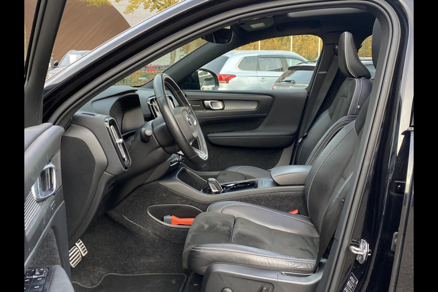 Volvo XC40 Recharge P8 AWD R-Design SOH 92% 1e eigenaar | Origineel NL auto | Pano | Harman Kardon | 360° Camera | Elec. trekhaak | Rijklaar met 12 mnd BOVAG | BTW verrekenbaar