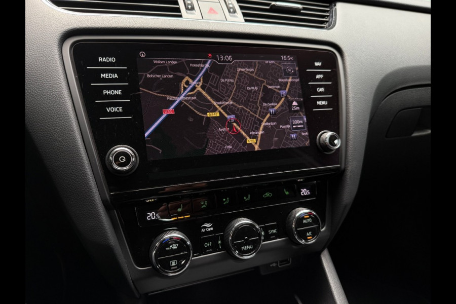 Škoda Octavia Combi 1.5 TSi 150 Pk Automaat Business Edition Climate Controle trekhaak Navigatie Stoelverwarming