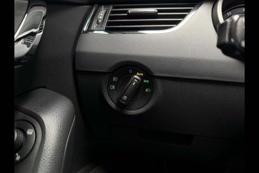 Škoda Octavia Combi 1.5 TSi 150 Pk Automaat Business Edition Climate Controle trekhaak Navigatie Stoelverwarming