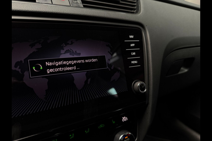 Škoda Octavia Combi 1.5 TSi 150 Pk Automaat Business Edition Climate Controle trekhaak Navigatie Stoelverwarming