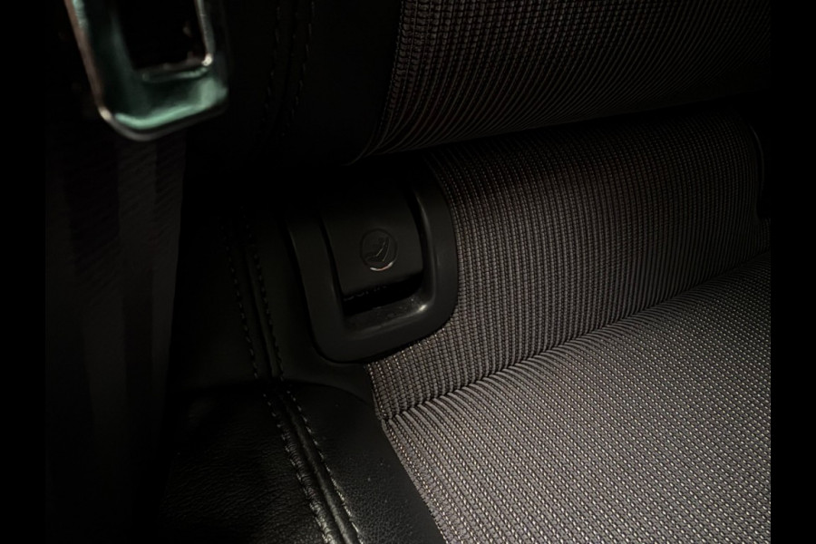 Škoda Octavia Combi 1.5 TSi 150 Pk Automaat Business Edition Climate Controle trekhaak Navigatie Stoelverwarming