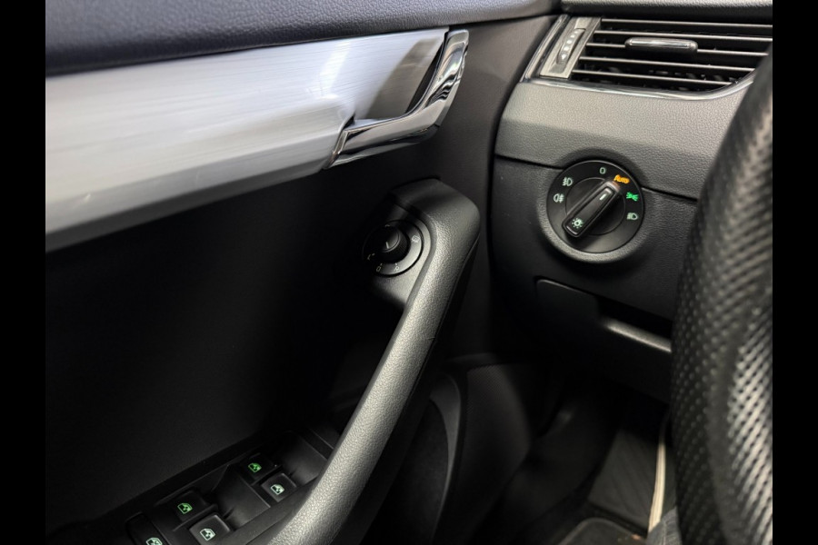 Škoda Octavia Combi 1.5 TSi 150 Pk Automaat Business Edition Climate Controle trekhaak Navigatie Stoelverwarming