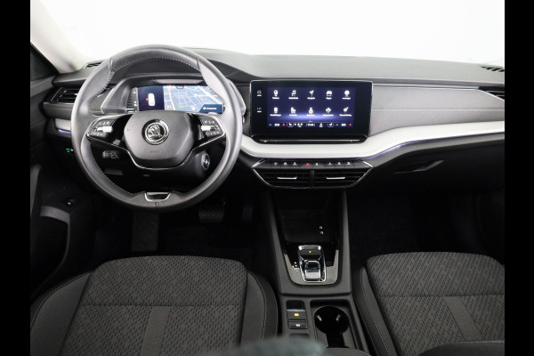 Škoda Octavia Combi 1.4 TSI iV PHEV Business Edition 204pk | Navigatie | Verwarmbare voorstoelen | Head up display | Adaptieve cruise controle