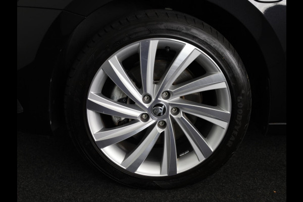 Škoda Octavia Combi 1.4 TSI iV PHEV Business Edition 204pk | Navigatie | Verwarmbare voorstoelen | Head up display | Adaptieve cruise controle