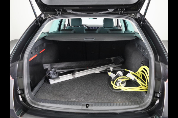 Škoda Octavia Combi 1.4 TSI iV PHEV Business Edition 204pk | Navigatie | Verwarmbare voorstoelen | Head up display | Adaptieve cruise controle