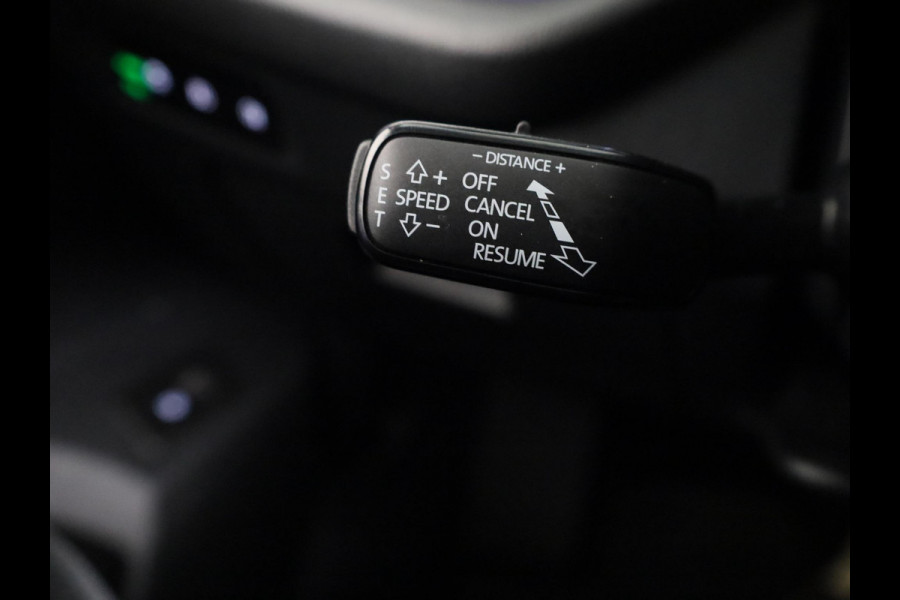 Škoda Octavia Combi 1.4 TSI iV PHEV Business Edition 204pk | Navigatie | Verwarmbare voorstoelen | Head up display | Adaptieve cruise controle
