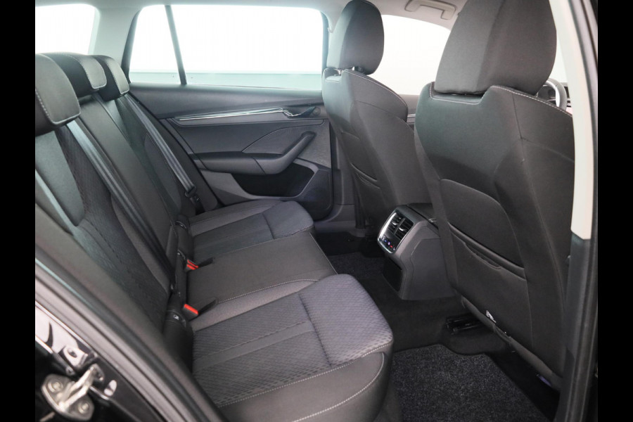 Škoda Octavia Combi 1.4 TSI iV PHEV Business Edition 204pk | Navigatie | Verwarmbare voorstoelen | Head up display | Adaptieve cruise controle