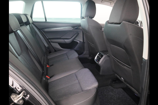 Škoda Octavia Combi 1.4 TSI iV PHEV Business Edition 204pk | Navigatie | Verwarmbare voorstoelen | Head up display | Adaptieve cruise controle