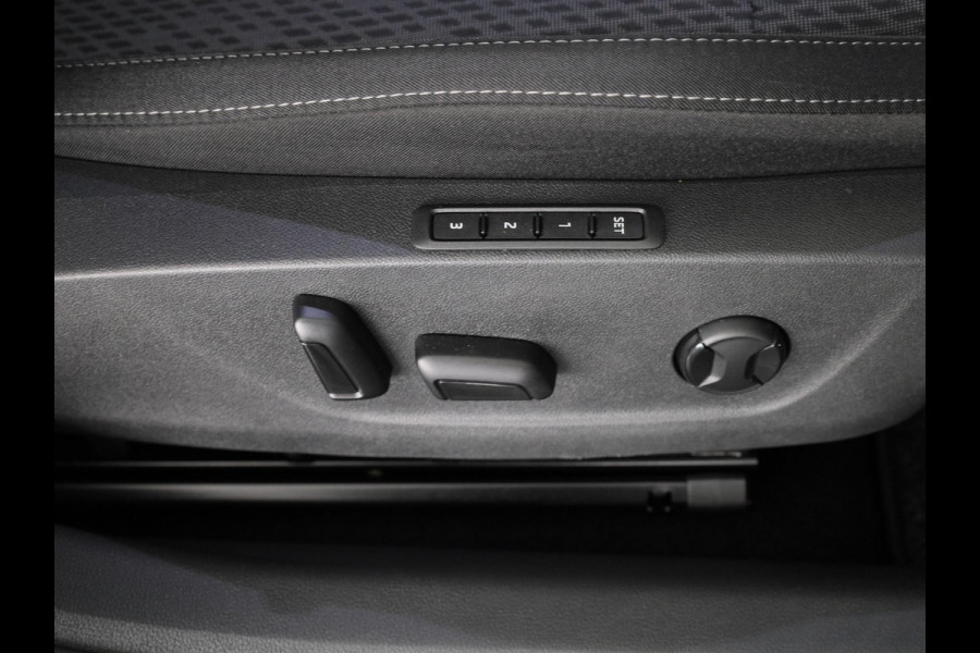 Škoda Octavia Combi 1.4 TSI iV PHEV Business Edition 204pk | Navigatie | Verwarmbare voorstoelen | Head up display | Adaptieve cruise controle