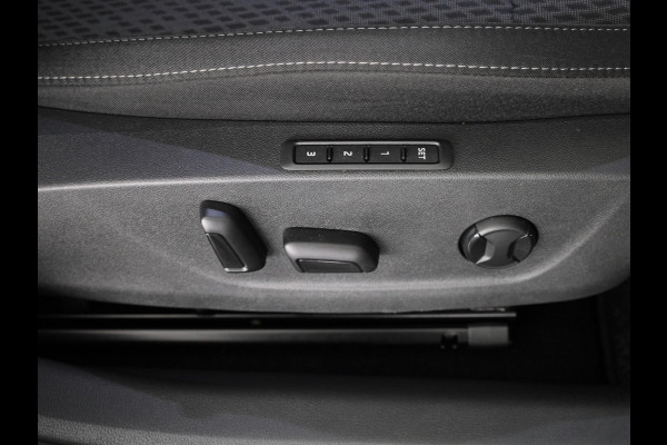 Škoda Octavia Combi 1.4 TSI iV PHEV Business Edition 204pk | Navigatie | Verwarmbare voorstoelen | Head up display | Adaptieve cruise controle