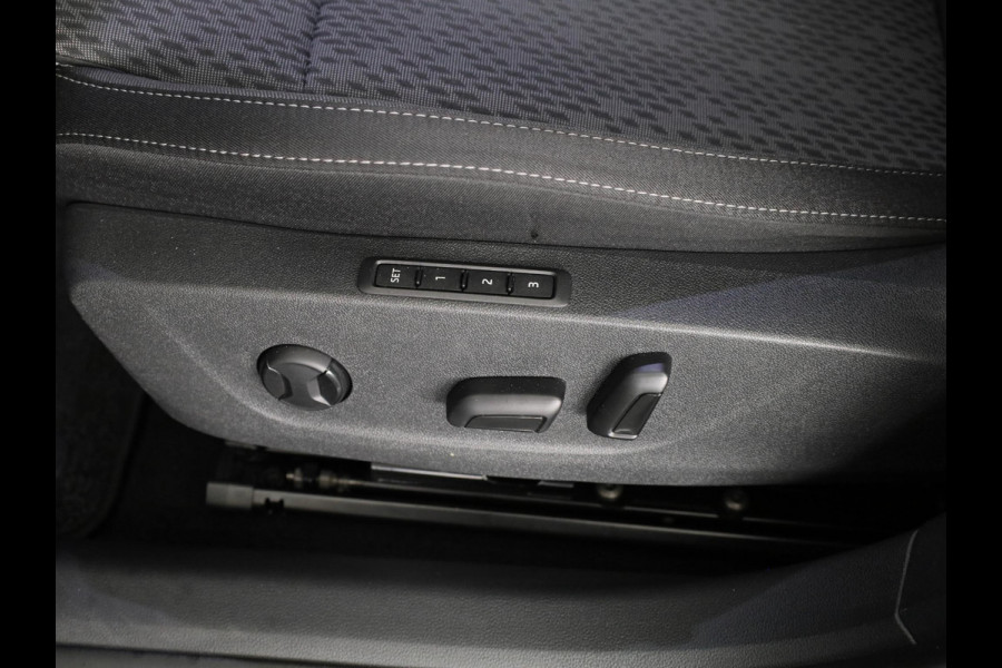 Škoda Octavia Combi 1.4 TSI iV PHEV Business Edition 204pk | Navigatie | Verwarmbare voorstoelen | Head up display | Adaptieve cruise controle