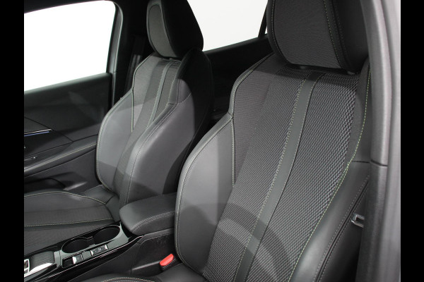 Peugeot 2008 1.2 PureTech 130pk Automaat GT | Climate Control | Camera Achter | Navigatie | Apple Carplay / Android auto | Digitale Cockpit | Velgen 17 inch