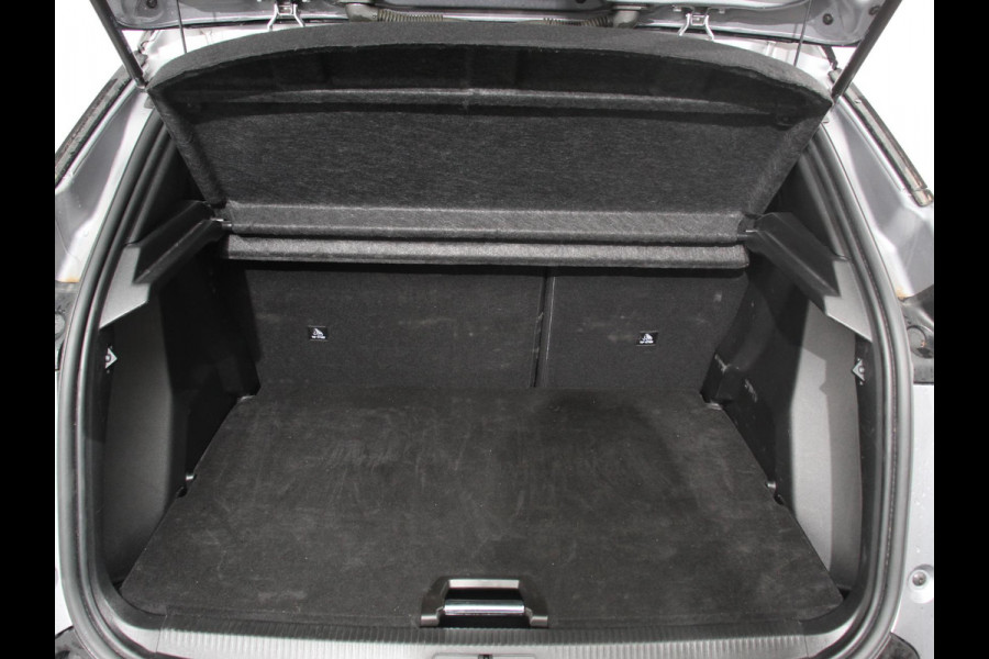 Peugeot 2008 1.2 PureTech 130pk Automaat GT | Climate Control | Camera Achter | Navigatie | Apple Carplay / Android auto | Digitale Cockpit | Velgen 17 inch