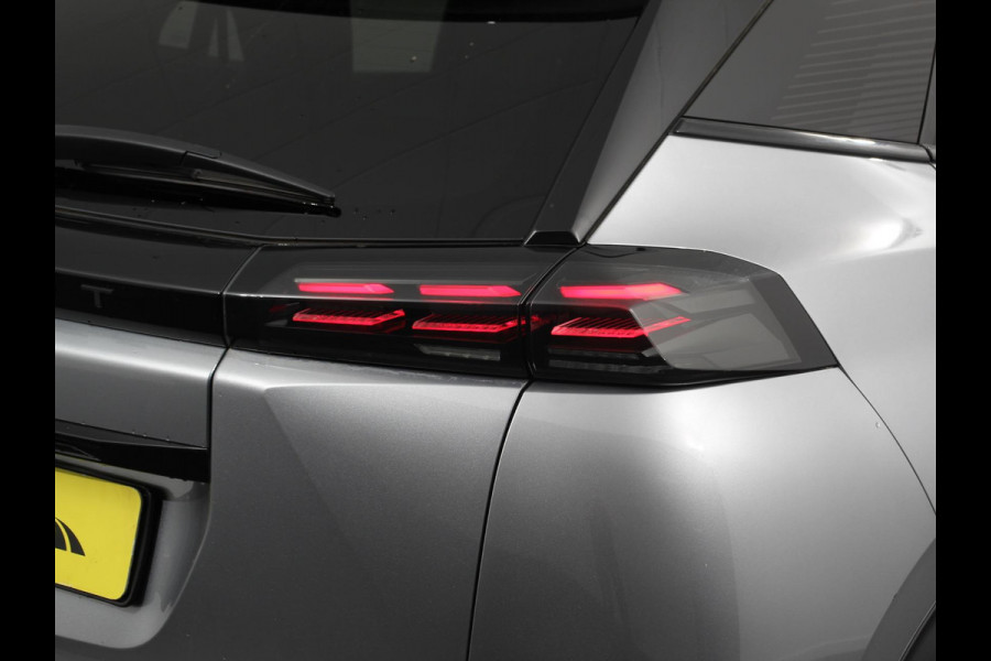 Peugeot 2008 1.2 PureTech 130pk Automaat GT | Climate Control | Camera Achter | Navigatie | Apple Carplay / Android auto | Digitale Cockpit | Velgen 17 inch