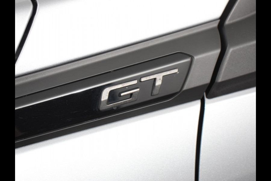 Peugeot 2008 1.2 PureTech 130pk Automaat GT | Climate Control | Camera Achter | Navigatie | Apple Carplay / Android auto | Digitale Cockpit | Velgen 17 inch