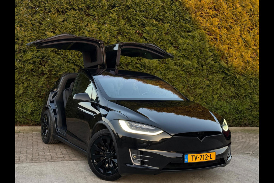 Tesla Model X 75D Base Auto Pilot Trekhaak Black Pack