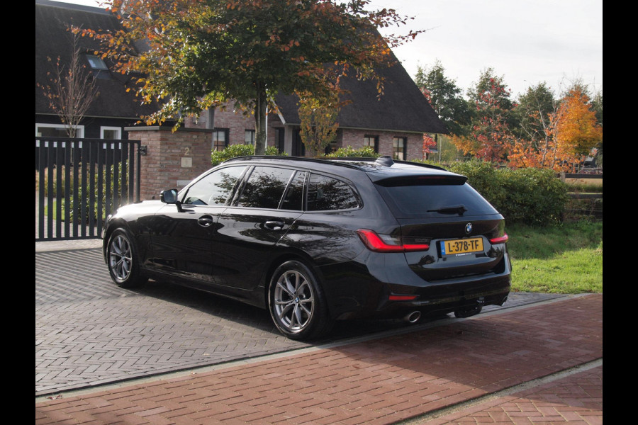 BMW 3 Serie Touring 318i Executive Edition | Camera | Apple Carplay | Trekhaak | Cruise Control | Automaat |