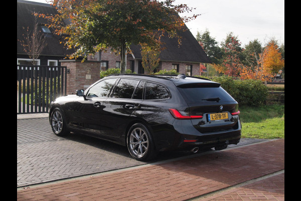 BMW 3 Serie Touring 318i Executive Edition | Camera | Apple Carplay | Trekhaak | Cruise Control | Automaat |