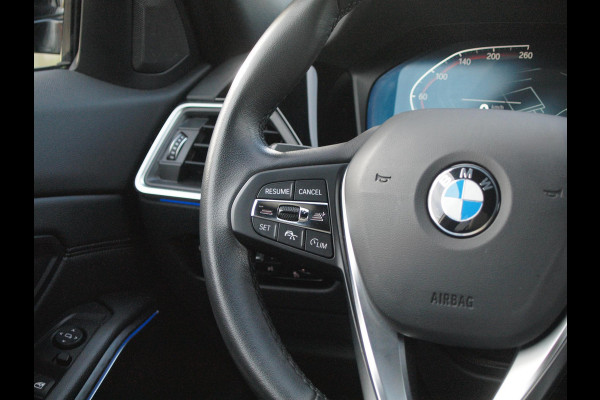 BMW 3 Serie Touring 318i Executive Edition | Camera | Apple Carplay | Trekhaak | Cruise Control | Automaat |