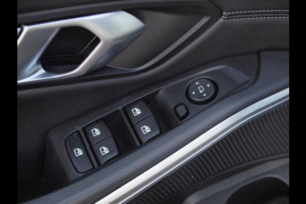 BMW 3 Serie Touring 318i Executive Edition | Camera | Apple Carplay | Trekhaak | Cruise Control | Automaat |