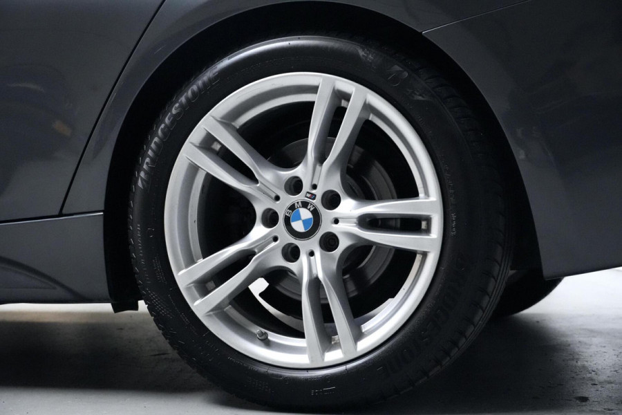 BMW 3 Serie Touring 320i M Sport High Executive Automaat 184 PK | CarPlay | Stoelverwarming | Leder | Cruise | Pdc | Led |