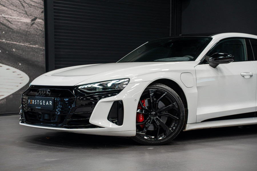 Audi e-tron GT GT 93 kWh *Luchtvering / BTW / Panorama / Warmtepomp / Surround-view / Keyless*