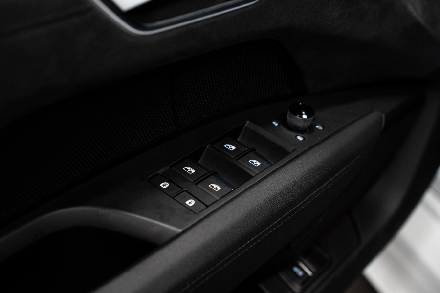Audi e-tron GT GT 93 kWh *Luchtvering / BTW / Panorama / Warmtepomp / Surround-view / Keyless*