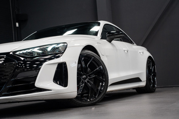 Audi e-tron GT GT 93 kWh *Luchtvering / BTW / Panorama / Warmtepomp / Surround-view / Keyless*