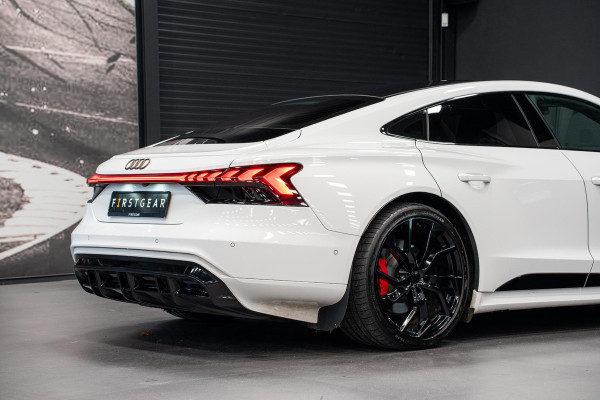 Audi e-tron GT GT 93 kWh *Luchtvering / BTW / Panorama / Warmtepomp / Surround-view / Keyless*