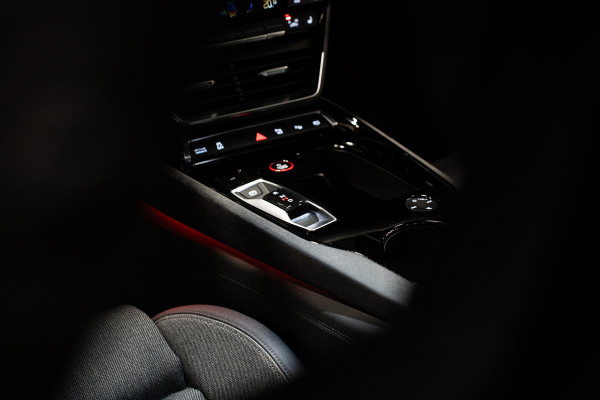 Audi e-tron GT GT 93 kWh *Luchtvering / BTW / Panorama / Warmtepomp / Surround-view / Keyless*