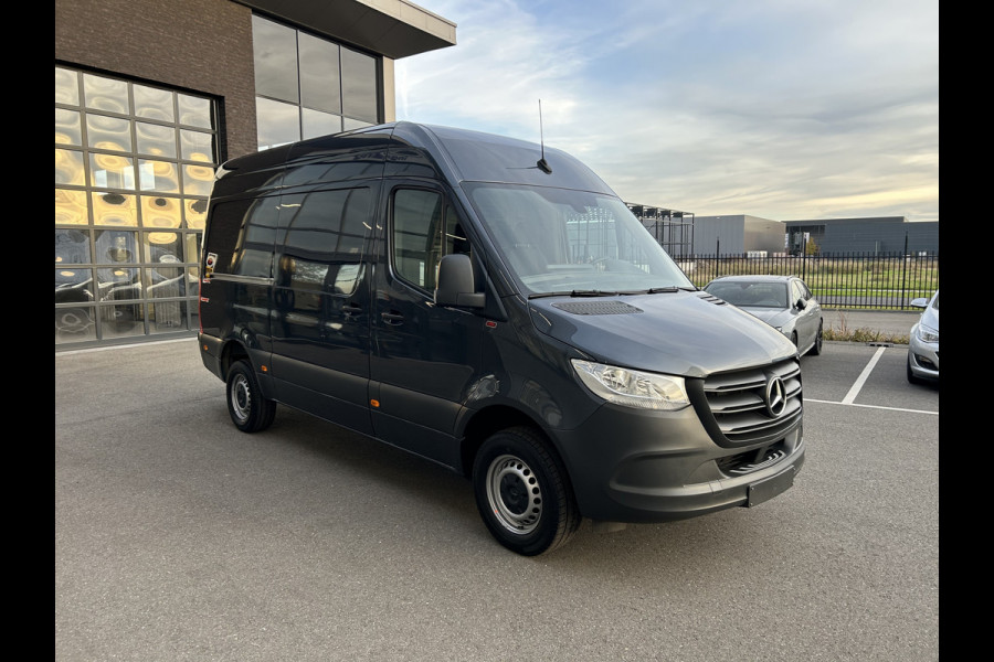 Mercedes-Benz Sprinter 317 CDI L2 H2 MBUX / Camera / Carplay navigatie / Airco