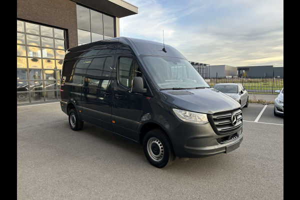 Mercedes-Benz Sprinter 317 CDI L2 H2 MBUX / Camera / Carplay navigatie / Airco
