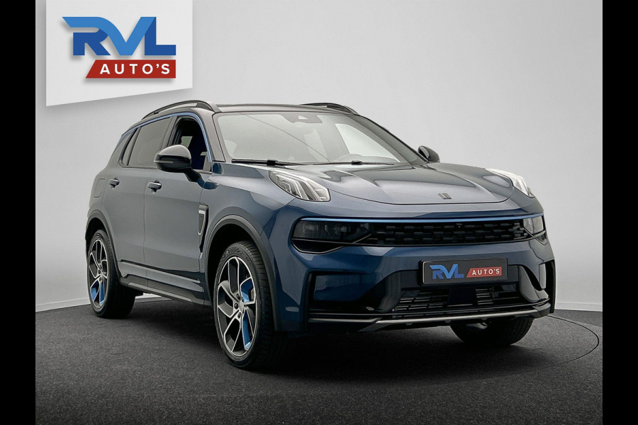 Lynk & Co 01 1.5 261PK Plug-in Hybrid *Zwarte Hemel* Stuurwiel verwarmd* 360° Camera Pano/dak Apple/Carplay Adaptive/Cruise