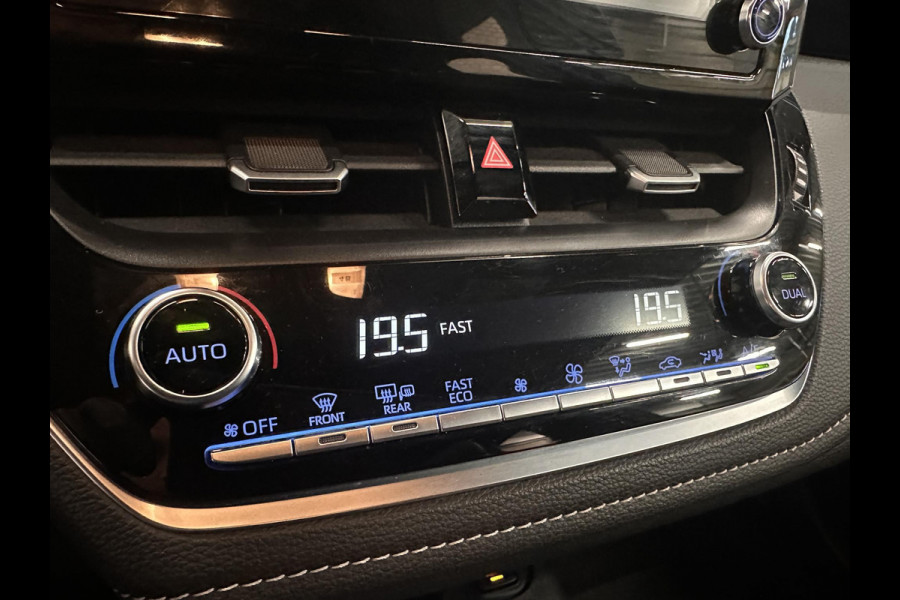 Toyota Corolla Touring Sports 1.8 Hybrid Dynamic Airco ECC Carplay Navi 17" LM Velgen Adaptive Cruise Control Stoelverwarming PDC VA+ Camera