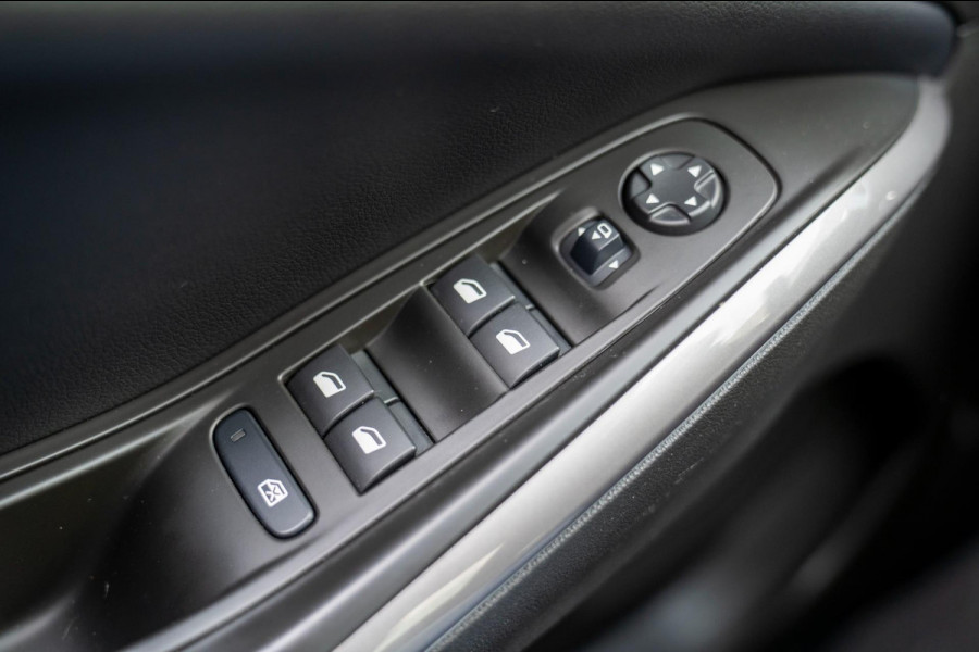 Opel Grandland 1.6 Turbo Plug-In Hybrid Ultimate | Prijs rijklaar incl. 12 mnd garantie | Memory lederen stoelen Camera Blindspot