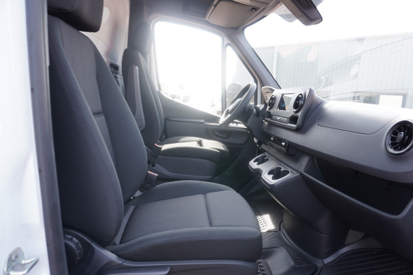 Mercedes-Benz Sprinter 319 CDI 191PK Bakwagen met laadklep Automaat Nr. V068 | Airco | Cruise | Apple-Android DEMO