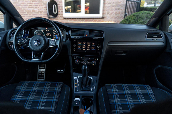 Volkswagen Golf 1.4 GTE PHEV 204 PK Adaptive Virtual Cockpit Camera Keyless 18''