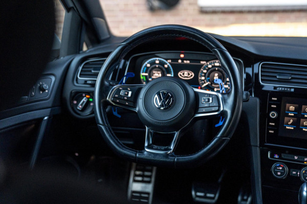 Volkswagen Golf 1.4 GTE PHEV 204 PK Adaptive Virtual Cockpit Camera Keyless 18''