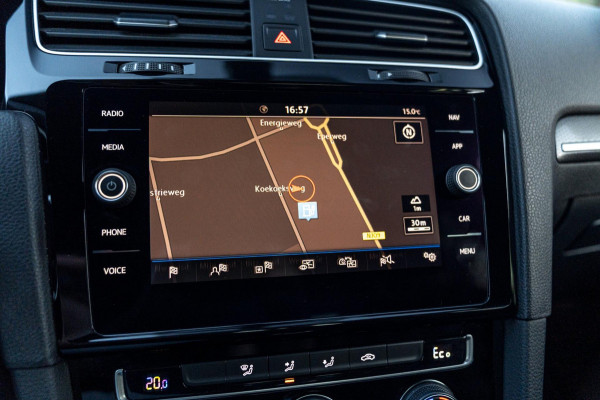 Volkswagen Golf 1.4 GTE PHEV 204 PK Adaptive Virtual Cockpit Camera Keyless 18''