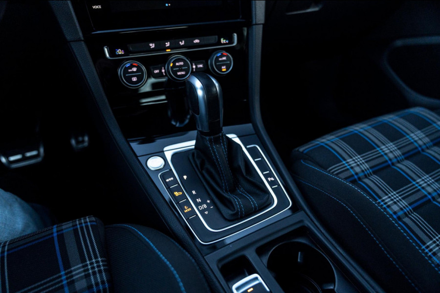 Volkswagen Golf 1.4 GTE PHEV 204 PK Adaptive Virtual Cockpit Camera Keyless 18''