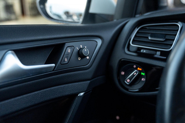 Volkswagen Golf 1.4 GTE PHEV 204 PK Adaptive Virtual Cockpit Camera Keyless 18''