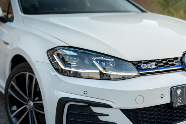 Volkswagen Golf 1.4 GTE PHEV 204 PK Adaptive Virtual Cockpit Camera Keyless 18''