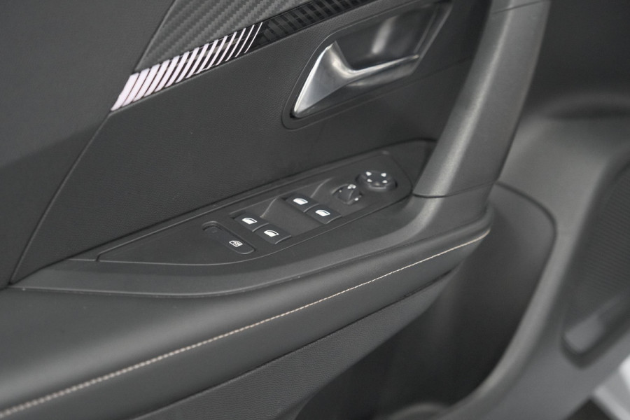 Peugeot 2008 PureTech 100 Allure | Camera | Navigatie | Parkeersensoren | Apple Carplay
