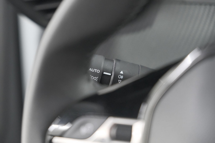 Peugeot 2008 PureTech 100 Allure | Camera | Navigatie | Parkeersensoren | Apple Carplay