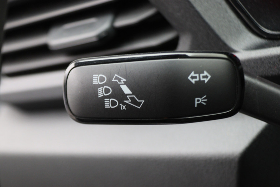 Volkswagen Caddy Cargo 2.0 TDI Comfort Side-Bars, Apple Carplay, Trekhaak, Cruise, PDC