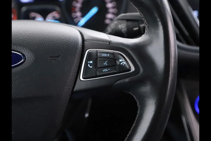 Ford Kuga 1.5 EcoBoost ST Line Pano Camera Carplay Winterpakket NAP