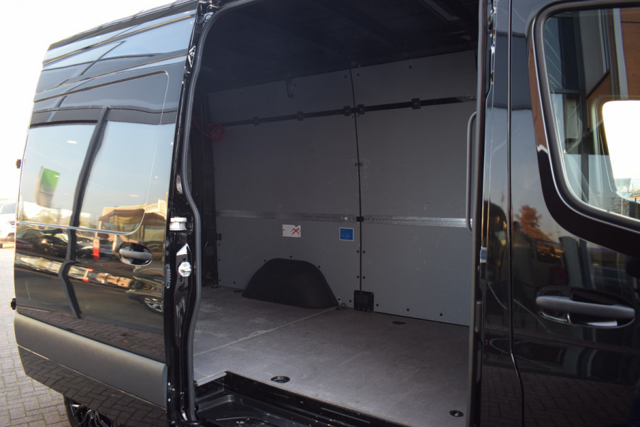 Mercedes-Benz Sprinter 317 1.9 CDI L2H2 RWD | Apple CarPlay | Camera | 18” LM | Side Bars
