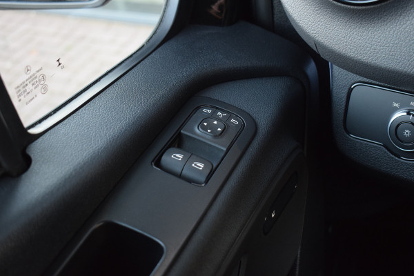 Mercedes-Benz Sprinter 317 1.9 CDI L2H2 RWD | Apple CarPlay | Camera | 18” LM | Side Bars