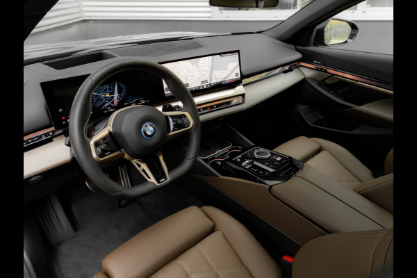 BMW 5 Serie Touring 550e xDrive M-Sport Pro - Pano - Onderstel Prof - Driving Ass Plus - Harman Kardon