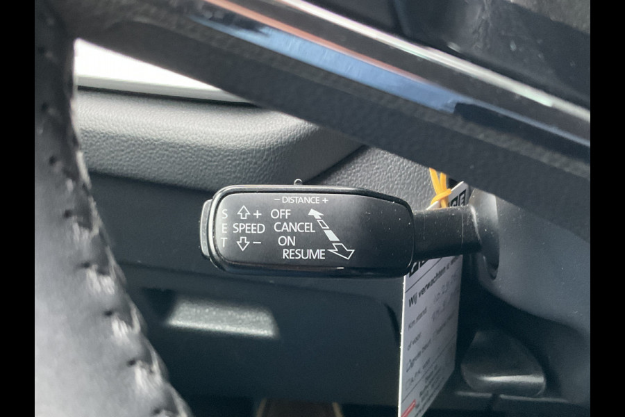 Škoda Octavia Combi 1.4 TSI iV PHEV Business Edition Plus Pano.dak Stoel/Stuurverw Sfeerverl Blue Beauty